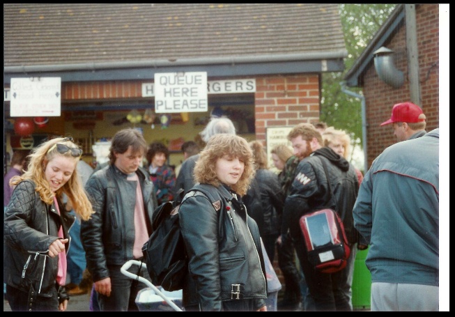 640x441 pixels (125K)